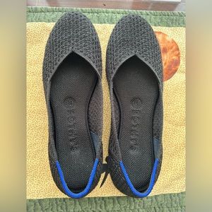 Retired Style - Honeycomb Black Rothy’s Flats size 8.5
